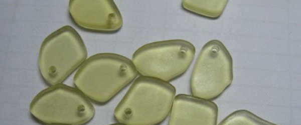 Cultured Sea Glass freeform flat Pendants 10-15mm